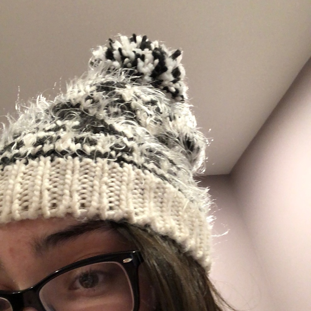 madden girl knit pom pom hat
